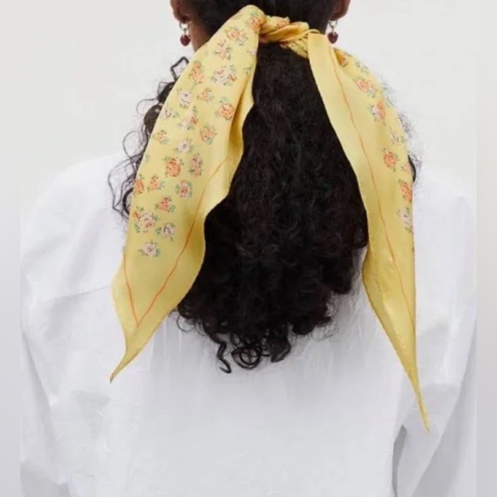 Coach Yellow Floral Tea Rose Print Silk Diamond Scarf For hair or Bags CQ722